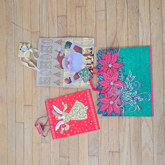 Set of 3 Holiday Gift Bags Snowman Gift Bags Christmas Gift Bags Gift Wrap - Picture 1 of 8